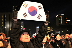 政治と経済が大きく揺れた2016年の韓国。17年は希望の１年に変えることはできるだろうか（ＮＮＡ撮影）