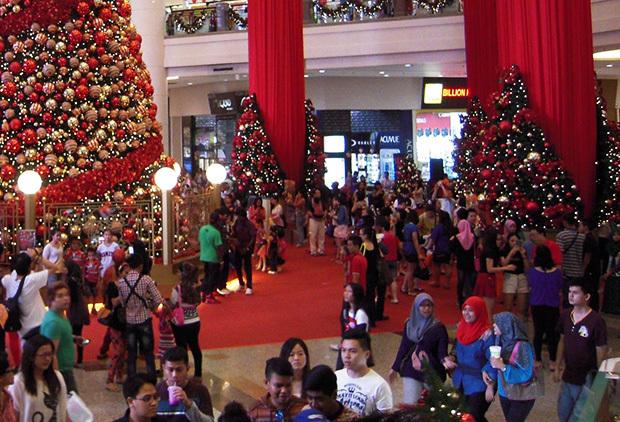 クリスマスシーズンを迎えたマレーシアのショッピングモールの様子（筆者提供）
