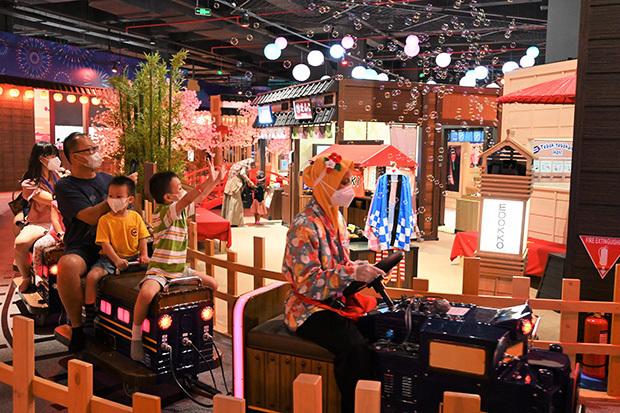 イオンファンタジー・インドネシアは、ジャカルタに新業態の屋内遊戯施設「ＥＤＯＫＫＯ（江戸っ子）」を世界で初めてオープンした=１月22日、ジャカルタ（ＮＮＡ撮影）