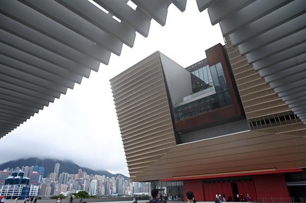 ７月に開館したばかりの香港故宮博物館。海外からのツアー客はまもなく、行動制限中も同博物館やテーマパークを訪問できるようになる＝西九龍（新華社）