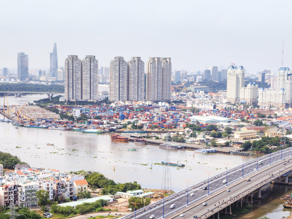 経済成長が続くベトナム。最大都市ホーチミン市では分譲マンションの建設ラッシュで街並みが大きく変貌している
