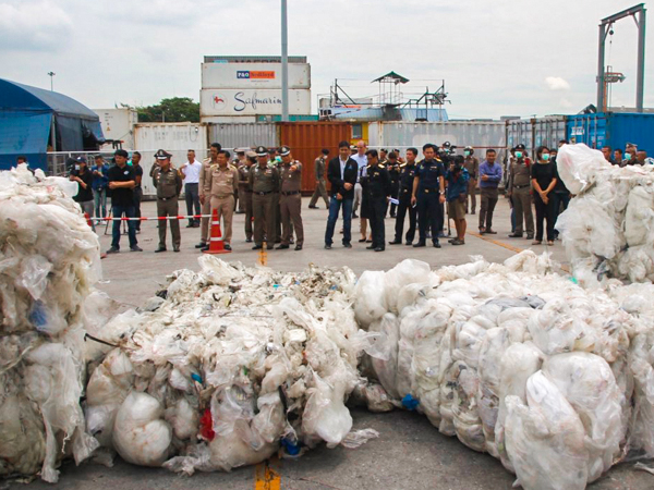 タイの工業団地で見つかった違法に輸入されたプラスチックごみ（ネーション提供）