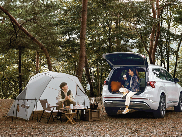 現代自は車中で用いる宿泊用品のレンタルを開始。サービスの名称「ホイールピング」は車（Wheel）とキャンプ（Camping）を掛け合わせた造語（同社提供）
