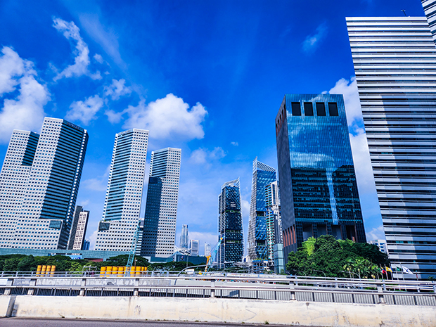 シンガポールがデジタル通貨の整合性を高めるための規制を整備している＝シンガポール中心部（ＮＮＡ撮影）
