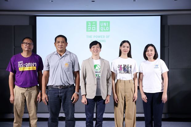 ユニクロ・タイランドの若桑ＣＥＯ（写真中央）は７日、持続可能な開発目標への貢献を目的とした「RE.UNIQLO STUDIO」をオープンすると発表した＝７日、タイ・バンコク（ＮＮＡ撮影） 