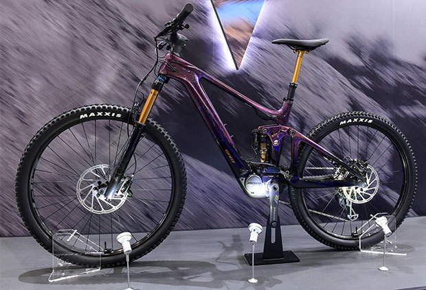 巨大機械工業が台北国際自行車展で公開した電動アシスト自転車の新モデル（ＮＮＡ撮影）