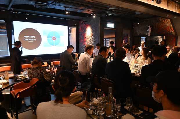 焼酎・泡盛分科会とミズナラが開催した「本格焼酎・泡盛の日フェスティバル2023」＝１日、中環（ＮＮＡ撮影）