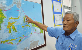 インドネシアの地図からモルッカ諸島の北に位置するモロタイ島を指す。2016年９月に旅好き仲間と訪れた（ＮＮＡ撮影）