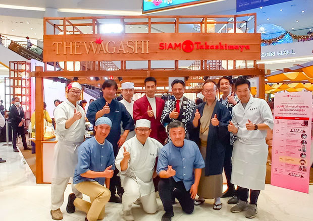 サイアム高島屋は、タイでの開業５周年を記念した和菓子のイベントを開催した＝16日、タイ・バンコク（ＮＮＡ撮影） 