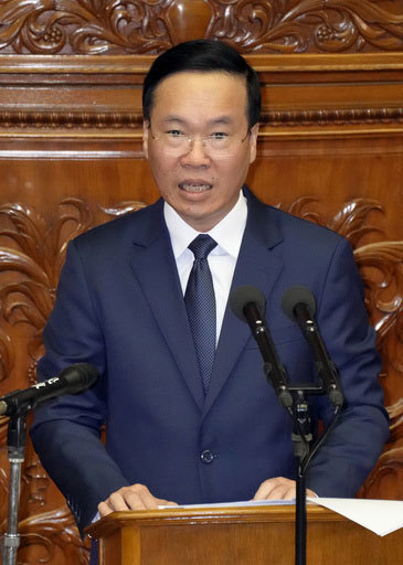 衆院本会議場で演説するベトナムのボー・バン・トゥオン国家主席＝29日午後（共同）