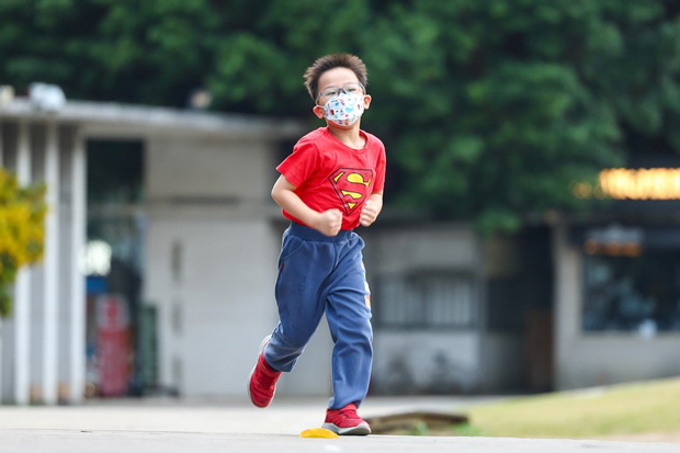 中国で呼吸器疾患の患者が急増していることを受けて、台湾でも警戒が高まっている（中央通信社）