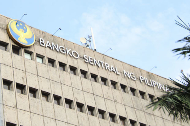 フィリピン中央銀行は利下げの時期が年後半になるとの見方を示している＝2023年10月、マニラ市（ＮＮＡ撮影）