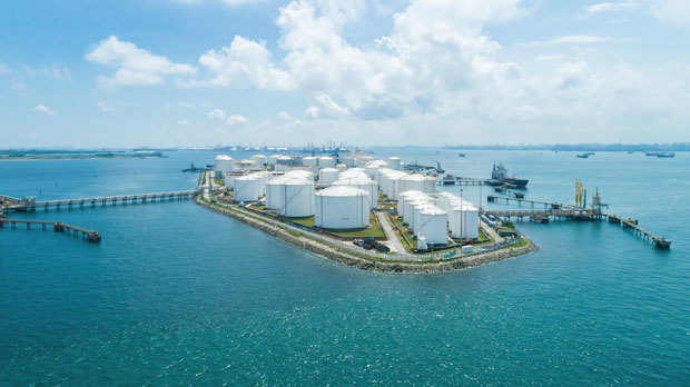 オランダのロイヤル・ヴォパックがシンガポール南部沖合のセバロク島で運営するタンクターミナル（同社提供）