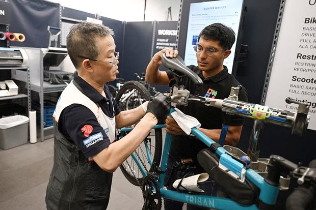 フランスのスポーツ用品大手デカトロンはシンガポールで中古自転車の販売事業を強化している（ST PHOTO: AZMI ATHNI
）
