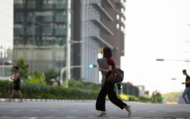シンガポールの就労者の５割超が職場で信頼関係を築けず疎外感を感じている（PHOTO: CHERYL ONG, BT）