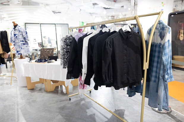 ａｂｏｖｅｕ（アバーヴ）が開業したファッション店「ＱＬＯＧＯ（黒衣、クロゴ）」＝クアラルンプール（同社提供）