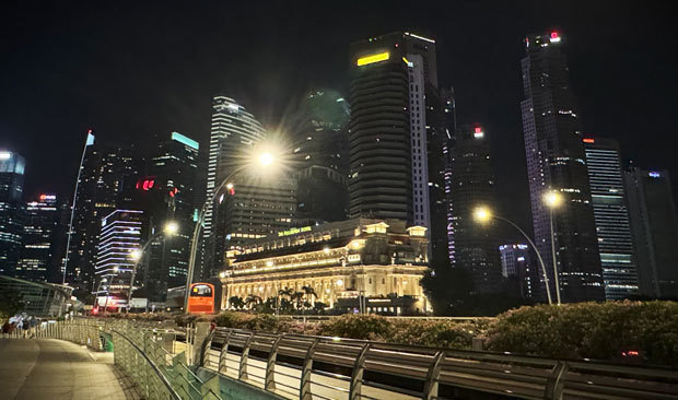 シンガポール経済は堅調に推移する見通しだ＝シンガポール中心部（ＮＮＡ撮影）
