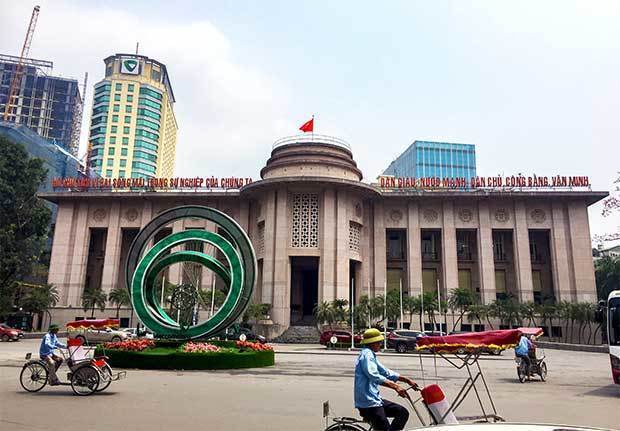 ベトナム国家銀行（中銀、写真）は今年４月、為替介入を通じて通貨ドンの下落を食い止める姿勢を示した＝ハノイ
