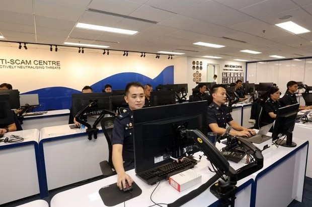 政府は詐欺対策として警察内にオンラインプラットフォーム企業のスタッフを配置するこことを検討している（PHOTO: LIANHE ZAOBAO）