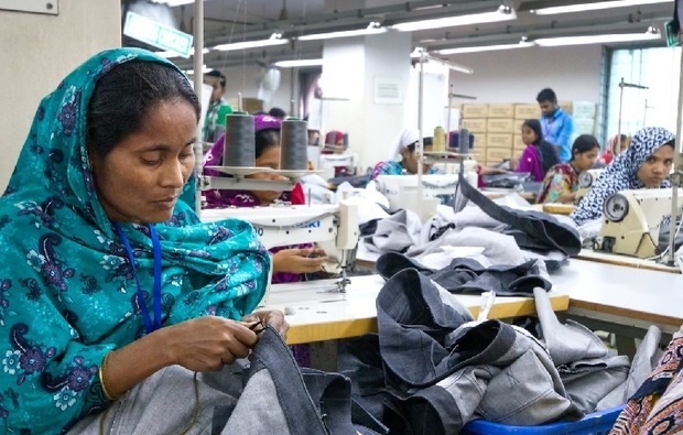 バングラデシュでは主要産業である縫製品の輸出が貴重な外貨収入源だ（バングラデシュ政府のウェブサイトより）