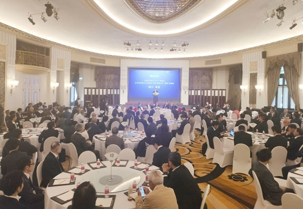 上海日本商工クラブは、政府からの公認20周年を記念するイベントを開き、日系企業関係者を中心に約220人が参加した＝16日、上海市
