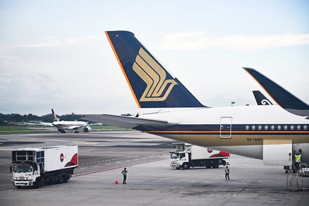 シンガポール航空は、月給の約８カ月分の賞与を従業員に支給する(PHOTO: ST FILE) 