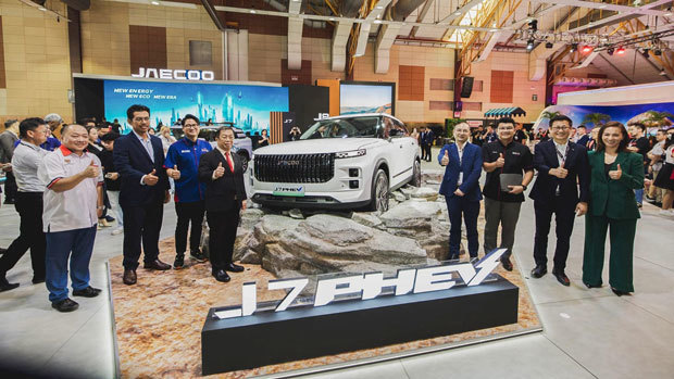 オモダが投入する「Ｊａｅｃｏｏ７ＰＨＥＶ」（オモダベトナムのフェイスブックページより）