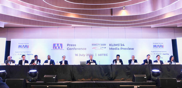 マレーシア自動車協会（ＭＡＡ）は、2024年上半期（１～６月）の国内新車販売台数に関する記者会見を開いた＝７月16日、クアラルンプール（ＮＮＡ撮影）