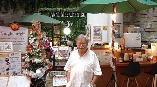 ＧＩＡＰＳＡの小沼廣幸代表理事。バンコクの「アカメーチャンタイ・コーヒーショップ」にて＝2024年12月４日（ＮＮＡ撮影） 