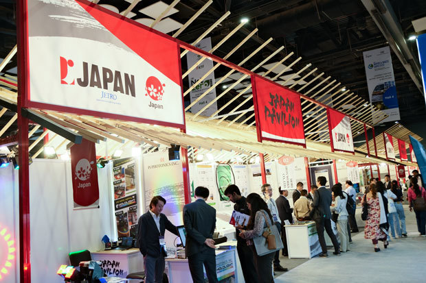 ジェトロが編成したジャパン・パビリオンには、計20社の日系企業が出展した＝20日、首都ニューデリー（ＮＮＡ撮影）