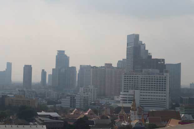 ＰＭ2.5の濃度が全50地区で政府の環境基準を超えた12日のバンコク（ＮＮＡ撮影）