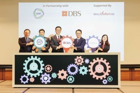 ＤＢＳ銀行は国内製造業の脱炭素化支援でシンガポール製造業連盟と提携することで合意した（同銀提供）