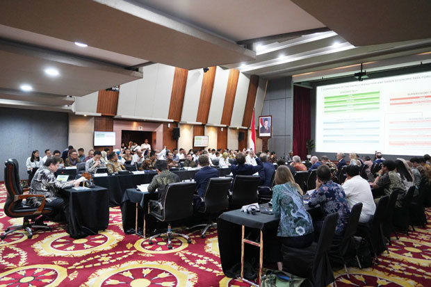 インドネシア経済担当調整省は24日、日独が主導して石炭から再生可能エネルギーへの移行を支援する「公正なエネルギー移行パートナーシップ（ＪＥＴＰ）」から54事業、総事業費11億米ドル（約1,660億円）の支援を確約されたと発表した（経済担当調整省提供）