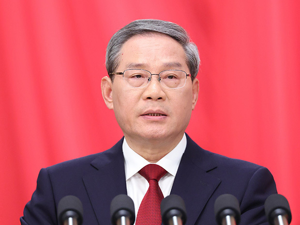 李強首相は第14期全国人民代表大会第３回会議で、今年のＧＤＰの実質成長率目標を「前年比５％前後」に設定したと発表した＝５日、北京市（新華社）