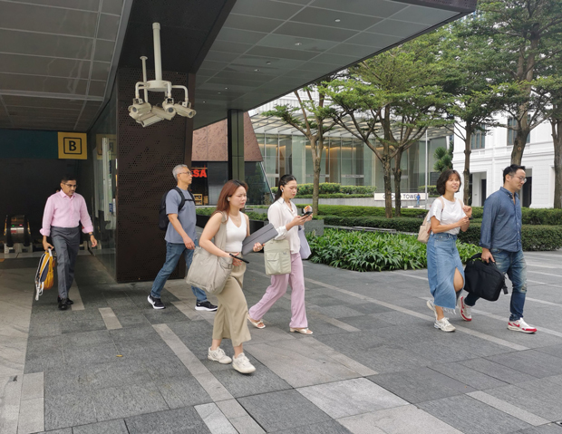 シンガポール政府は３月６日、中技能熟練労働者向けの就労ビザ（Ｓパス）を取得する際の月額給与の要件を引き上げると発表した＝シンガポール中心部（ＮＮＡ撮影）