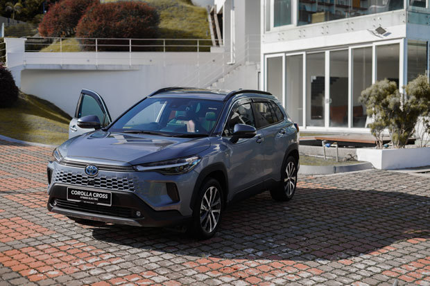 ＵＭＷトヨタ・モーターのＳＵＶ「カローラクロスＨＶ」（同社提供）