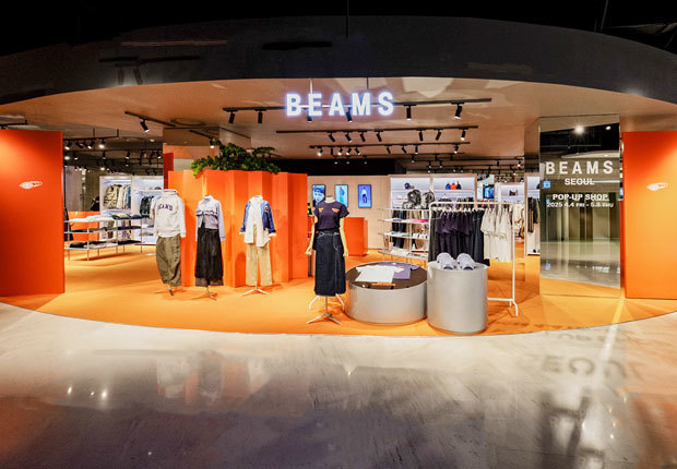 期間限定店「BEAMS SEOUL POP-UP STORE」のエントランス中央（ビームス提供）
