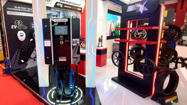自動車部品最大手のアストラ・オートパーツはアフターマーケット向けの事業が好調だった。写真は「インドネシア国際モーターショー（ＩＩＭＳ）2025」での同社ブース＝２月、ジャカルタ特別州（ＮＮＡ撮影）
