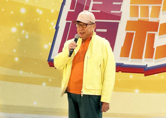 広達電脳の林百里董事長＝26日（中央通信社）