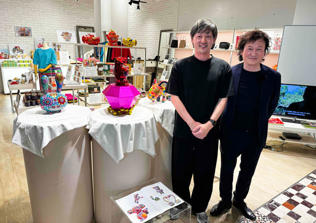 台湾の芸術作品や食品などを集めたフェアの会場＝１日、東京（ＮＮＡ撮影）