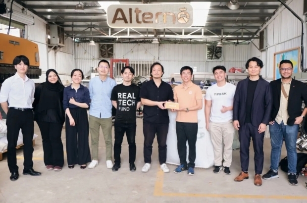アントロッドのメンバーとアルテルノの経営陣（アントロッド・キャピタル・ジャパン提供）