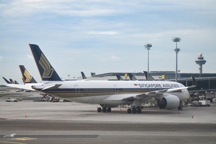 シンガポール航空は、約７カ月分の賞与を従業員に支給する(ST PHOTO: LIM YAOHUI) 