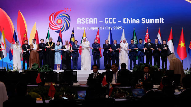初となるＡＳＥＡＮ・中国・ＧＣＣ首脳会議が開催された＝27日、クアラルンプール（ＮＮＡ撮影）