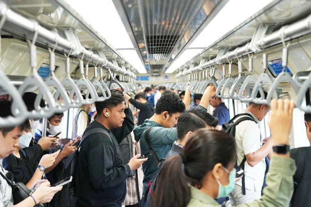 ジャカルタ首都圏の軽量軌道交通（ＬＲＴ）の５月28日の乗客数は11万4,000人に達し、2023年８月の開業以来の１日当たりの最多記録を更新した（クレタ・アピ・インドネシア提供）