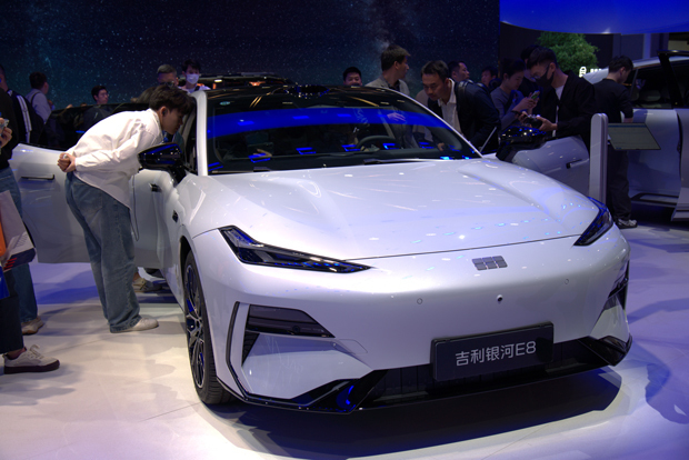「吉利銀河」ブランドの電気自動車（ＥＶ）のセダン「吉利銀河Ｅ８」