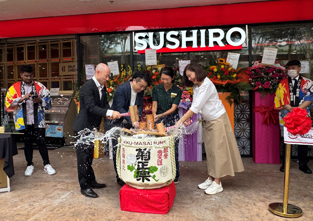 スシローは11日、シンガポール北部にあるマンダイ・ワイルドライフ・リザーブに新店舗を開業した（ＮＮＡ撮影）