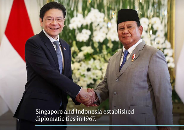 インドネシアのプラボウォ大統領（右）は就任後初めてシンガポールを公式訪問。ローレンス・ウォン首相と初のリトリート会合を行った（シンガポール外務省の公式フェイスブックより）