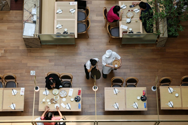 シンガポールでは大手飲食チェーンの業績不調が続いている（PHOTO: BT FILE）　