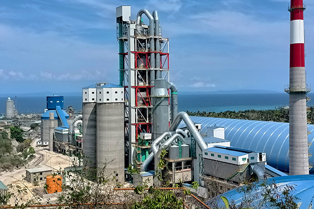 約300億円を投じて生産能力を増強したセメント工場＝セブ州サンフェルナンド（太平洋セメント提供）