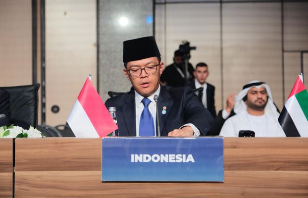 イスラム協力機構（ＯＩＣ）の外相会議に出席し、中東情勢の緊張緩和に向けた外交努力を訴えたスギオノ外相（インドネシア外務省提供）